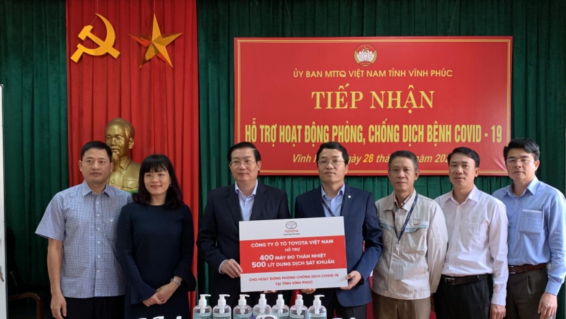 TOYOTA VIỆT NAM HỖ TRỢ TRANG THIẾT BỊ Y TẾ PHÒNG CHỐNG DỊCH BỆNH COVID-19 CHO TỈNH VĨNH PHÚC