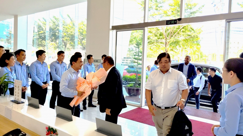 LỄ ĐÓN TIẾP PHÓ GIÁM ĐỐC ĐIỀU HÀNH TOYOTA KHU VỰC CHÂU Á VÀ TOYOTA VIỆT NAM TẠI TOYOTA ĐÀ NẴNG