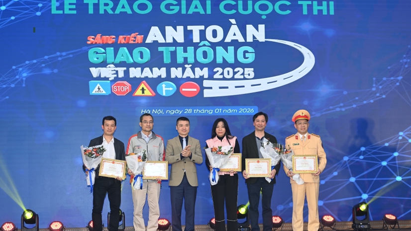 Lễ trao giải Chương trình Sáng kiến an toàn giao thông Việt Nam 2025