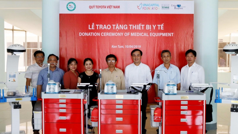 QUỸ TOYOTA VIỆT NAM TRAO TẶNG THIẾT BỊ Y TẾ CHO CÁC BỆNH VIỆN TẠI TỈNH KON TUM