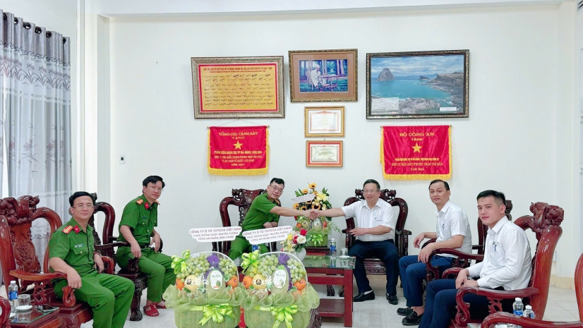 TOYOTA ĐÀ NẴNG THĂM VÀ TẶNG QUÀ ĐẾN PHÂN VIỆN KHOA HỌC HÌNH SỰ TẠI ĐÀ NẴNG NHÂN DỊP KỈ NIỆM 80 NĂM NGÀY TRUYỀN THÔNG CÔNG AN NHÂN DÂN