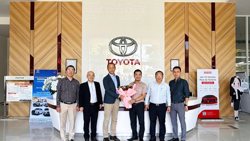 TOYOTA ĐÀ NẴNG VINH DỰ ĐÓN TIẾP TỔNG GIÁM ĐỐC VÀ GIÁM ĐỐC KHỐI CHIẾN LƯỢC KINH DOANH TOYOTA VIỆT NAM 