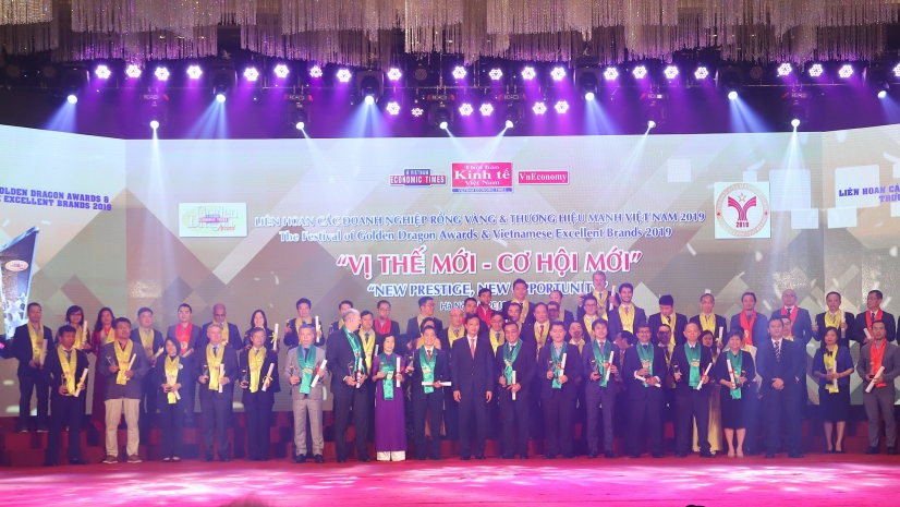 TOYOTA VIỆT NAM VINH DỰ NHẬN GIẢI THƯỞNG RỒNG VÀNG LẦN THỨ 18