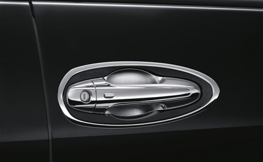 Bộ ốp tay cửa mạ Crôm - 4 cửa (Có viền màu đen)